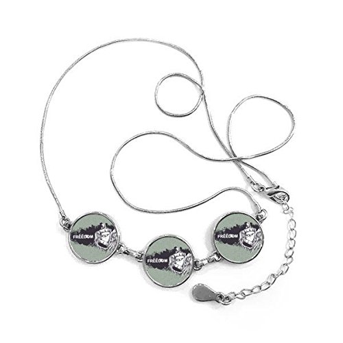 Saint Graal art illustration motif collier hip-hop liberté religion pendentif