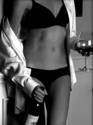 Affiche vintage femme vin rouge pour deco de bar branché chic