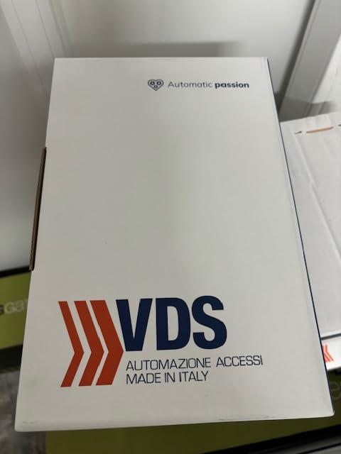 Cuadro de control M2 230V ELB + caja + Rx para motores de puertas abatibles o batientes de 1 o 2 hojas, fácil programación.