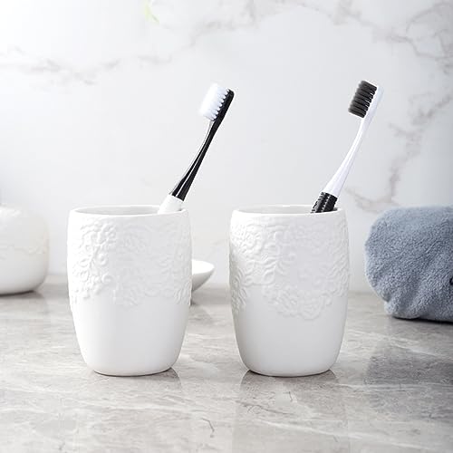 Elegante juego de dispensador de jabón de cerámica blanca, accesorios de baño con soporte para cepillo de dientes, jabonera y taza, perfecto para apartamentos y hoteles, decoración elegante del hogar