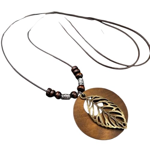 Collier long hibou en bois et feuilles ajourees pour sublimer vos tenues decontractees de saison