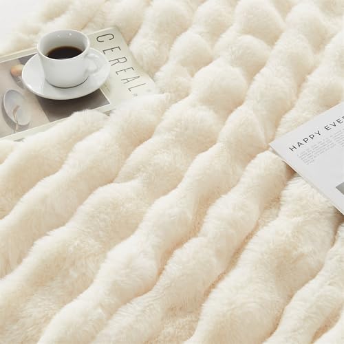 Gezu Kuscheldecke Flauschig Plüsch Decke 150x200cm Beige Super Weiche Kuschelige Fuzzy Bettdecken Kaninchen Kunstfell Decke Leichte Decken Warme Kuscheldecke für Couch Bett Sofa Schlafzimmer Büro