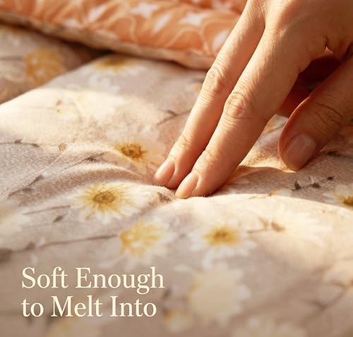Image of VAS COLLECTIONS Feather Cotton Reversible AC Comforter for Double Bed | Super Soft 220 GSM Quilt /Duvet /Dohar | Lightweight All-Season Comforter | 90 x 100 Inches (1 Piece), Oatmeal