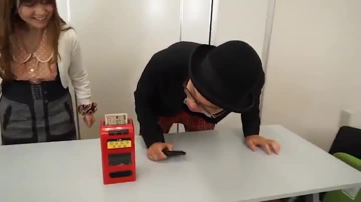 Amazon | どっきりバンク! お札シュレッダー?! | 貯金箱 | おもちゃ