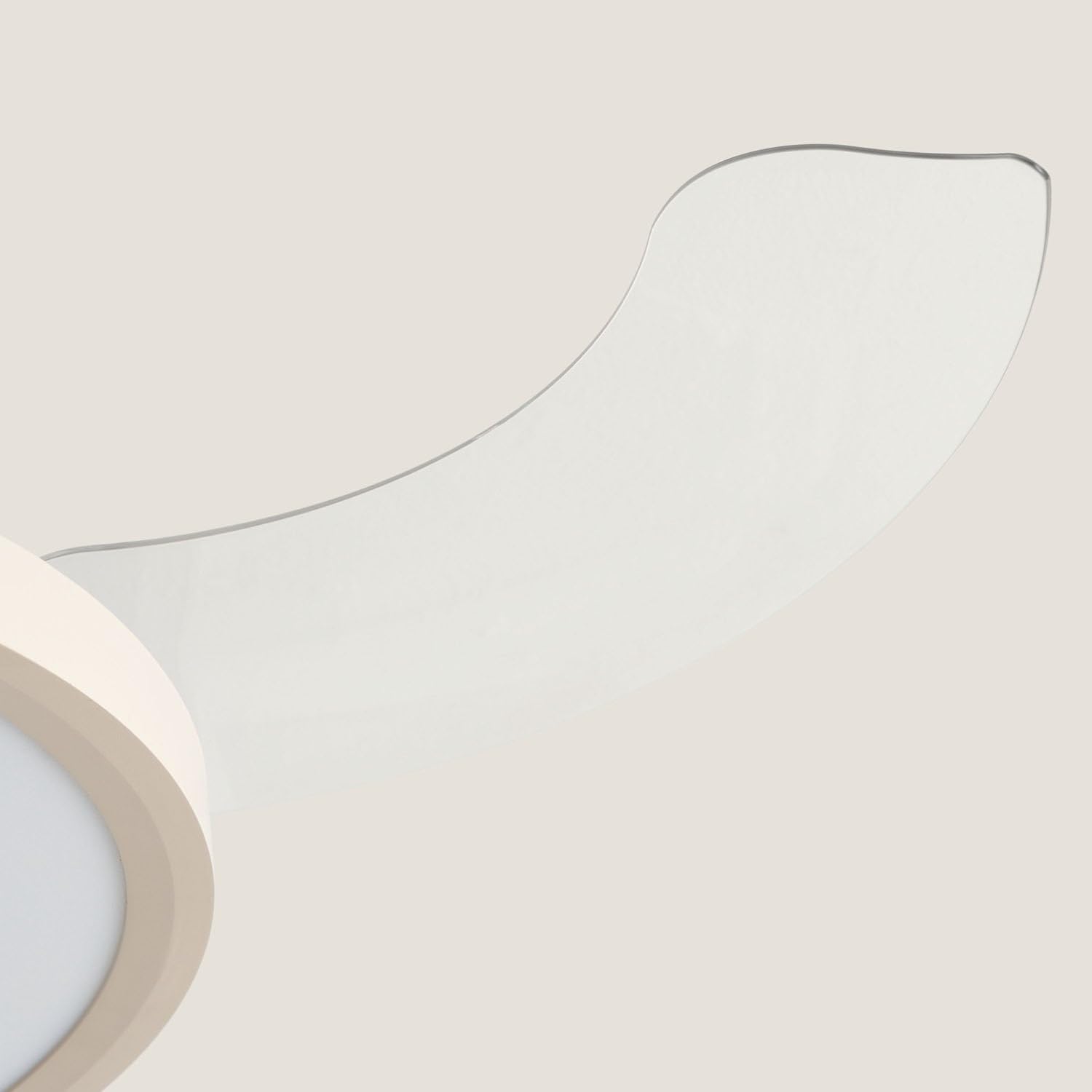 LEDKIA Ventilatore da Soffitto con Luce Silenzioso DC Pale Retraibili Kleon | con Luce LED CCT 2560 lm, Motore DC 15W Silenzioso ed Efficiente, Pale Retrattili, 6 Velocità, 106 cm, Telecomando