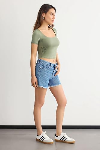 Hiccup Ribbed Cropped Blouse with Scoop Neck3