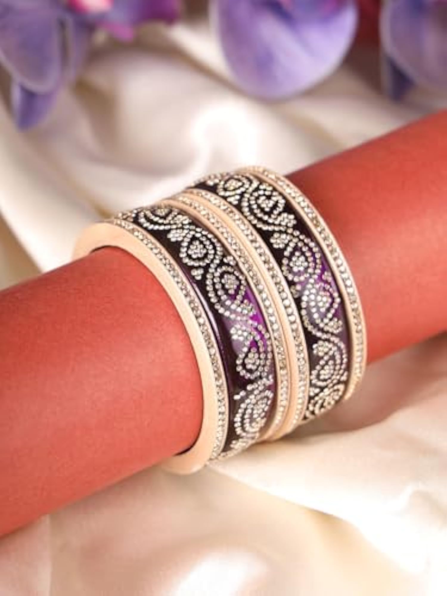 Lac Kada Set Featuring Zircon Glitter Pattern Bangles