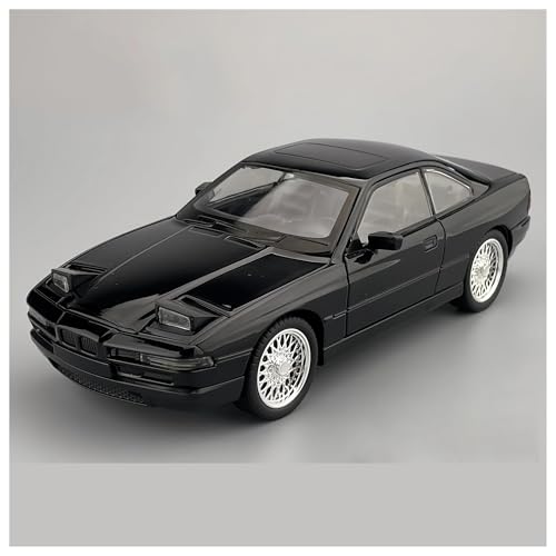 La struttura della carrozzeria in metallo pressofuso con parti in plastica finemente dettagliate offre una qualità duratura in questo modello di auto.