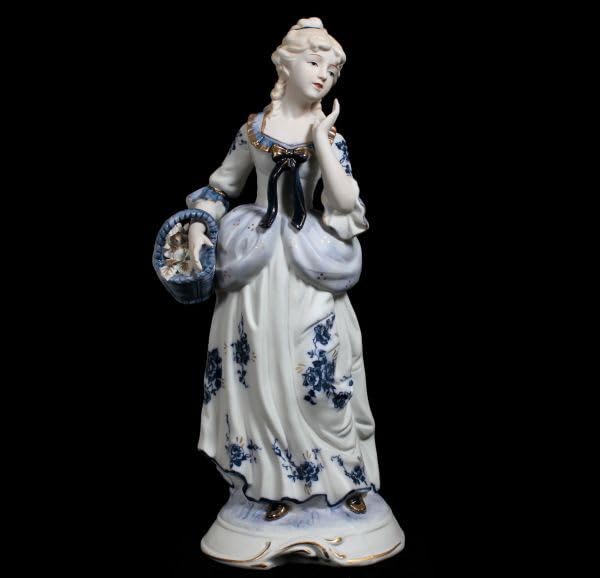 貴婦人と貴公子　陶器製　置物 Amazon.co.jp: 極上品KPMDemainドマン貴婦人貴公子素焼き陶器