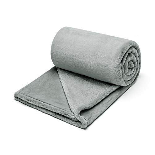 Couverture polaire sherpa verte FACAI 70X120cm pour un lit douillet