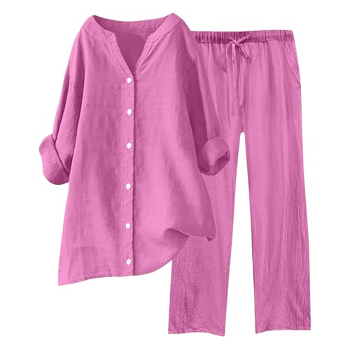 Chemisier col en V rose et son pantalon large pour vos sorties citadines
