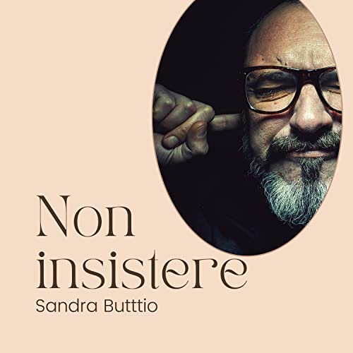  Seduti Sul Divano