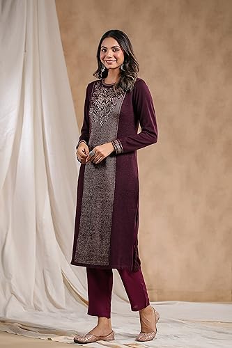 Image of Ishin Womens Polyester Straight Fit Jacquard Style Ethnic Motifs Winterwear Kurta