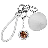 Equipada con una bola de pompón artificial suave y esponjosa, la bola de pompón blanca es muy fácil de combinar con bolsos o ropa de varios colores.