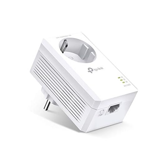 TP-Link TL-PA7017 P AV1000 Gigabit Powerline Adapter med uttag (1 x gigabit port, plug and play, energibesparande, kompatibel med alla vanliga Powerline-adaptrar) vit