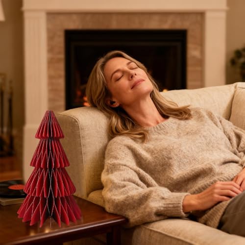 Decoración navideña sin pesar gracias al árbol de Navidad de papel 8