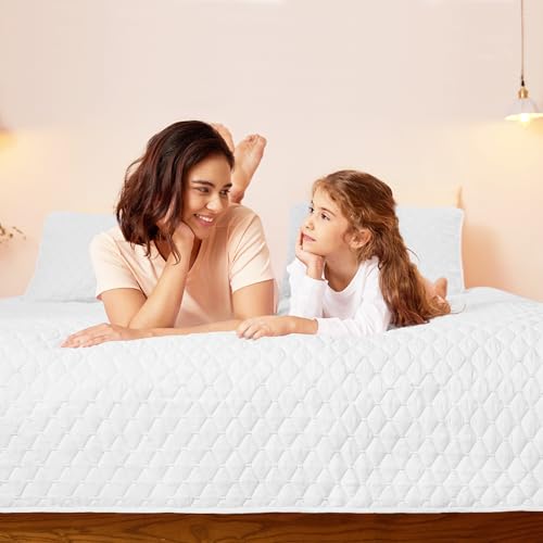 Exclusivo Mezcla Reversible King Size Quilt Bedding Set, White by Exclusivo Mezcla - Used condition - Image 3
