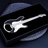 Integrierter Flaschenöffner – ein voll funktionsfähiger Bierflaschenöffner, der diskret in den Gitarrenkörper integriert ist, kombiniert Stil und Funktionalität für Musikliebhaber.