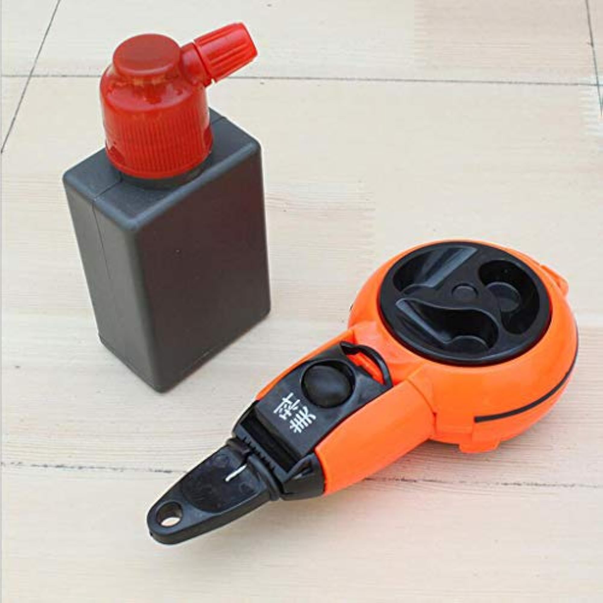 Carpentry Marking Tool with Automatic Rewind