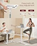 VASAGLE Petit bureau debout avec roues, mobile en hauteur réglable Stand Up, 70 x 40 cm Table, 2 Supports de tasse, Fente de téléphone et de tablette, Blanc nuage ULSD600W01
