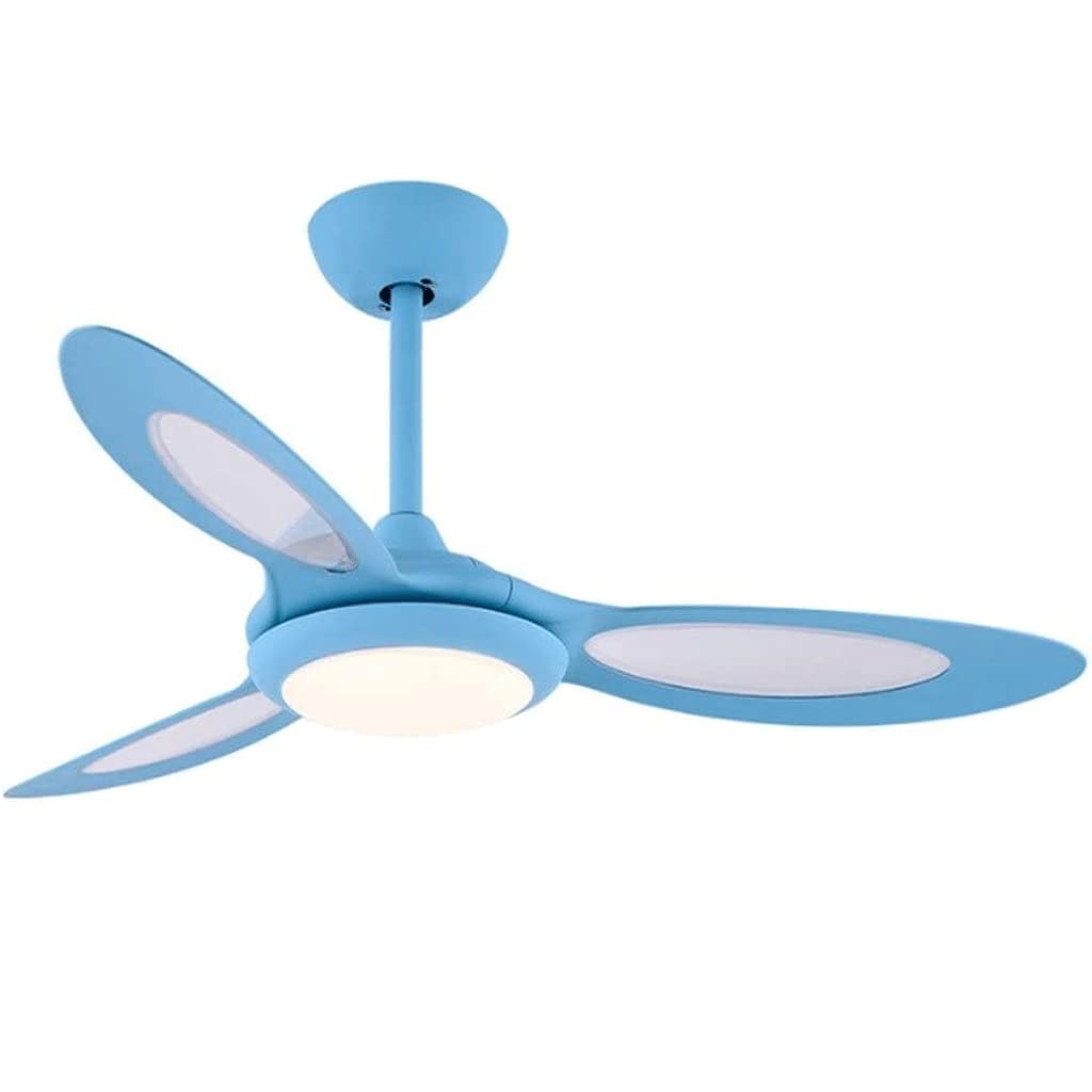 Plafonnier ventilateur bleu pour calmer la chaleur dans la chambre d'enfant