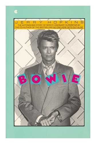Bowie / Jerry Hopkins: Amazon.co.uk: Hopkins, Jerry: 9780025537309: Books