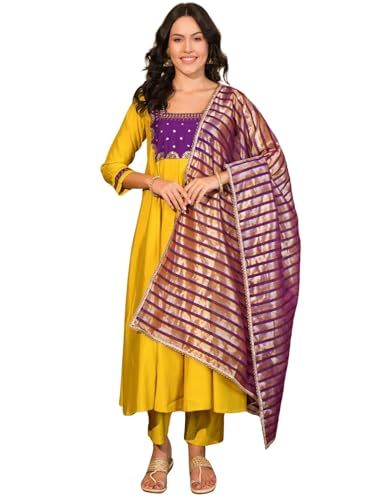 Kurta brodée en soie ensemble traditionnel chic pour rayonner de joie pendant le Haldi