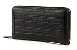 Mit einem einzigartigen Look aus aneinander genähten Lederstreifen ist die FREDsBRUDER Geldbörse nicht nur ein Hingucker, sondern auch ein weicher Liebling, der zur Tasche exzellent aussieht. Maße 19 x 10 x 2,5 cm.