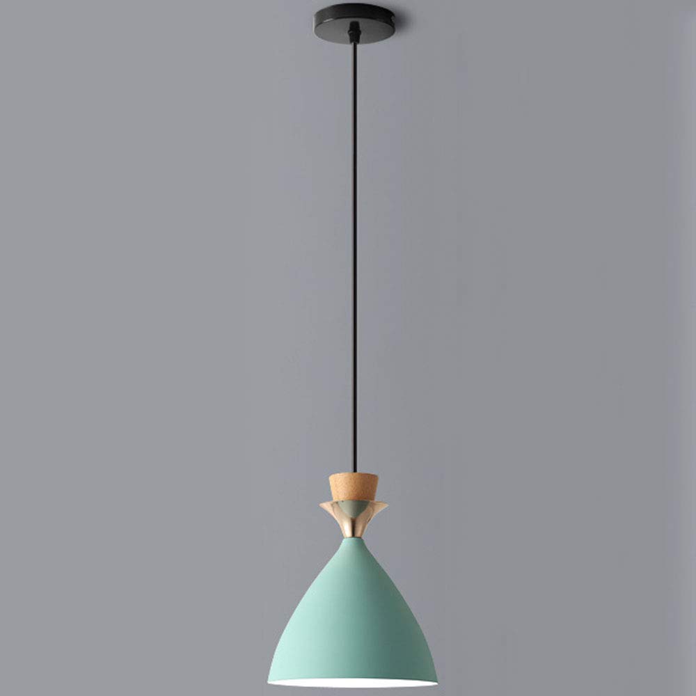 Lampe suspendue en bois et métal pour créer une ambiance de bar chaleureuse