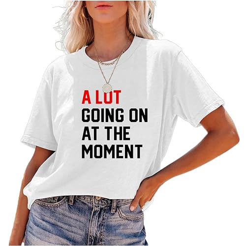 SpaPur A Lot Going on at The Moment - Camiseta de manga corta para mujer, diseño de música country para amantes de los conciertos, regalo para fanáticos de la música, blusas, blanco, X-Large