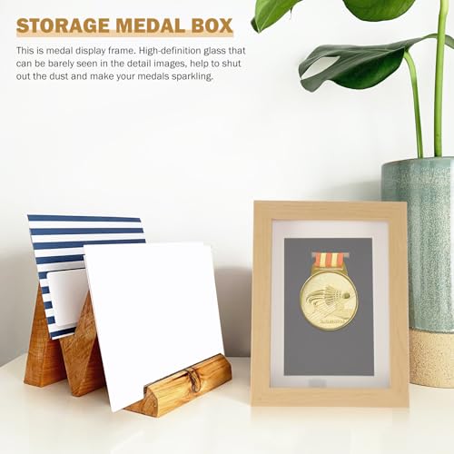 IFANLANDOR Medalowa Gablota z Ramą z Drewna Dębowego Wielofunkcyjna Ramka Do Ekspozycji Medali Sportowych i Wojskowych Ochrona przed Wilgocią bez Narzędzi Idealna Pamiątkę dla Biegaczy i