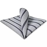 Dimensions du mouchoir de poche : 32 cm x 32 cm. C'est un mouchoir de poche grand format/taille standard qui ne glissera pas dans la poche de votre veste. Vous pourrez le plier sans effort dans la forme que vous désirez.