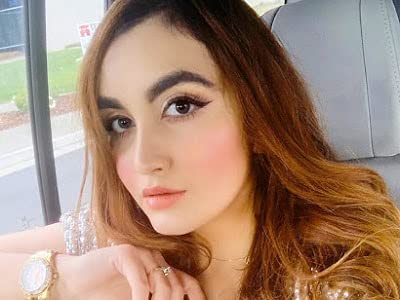 Miniatura 9 de Hickey Lipstick Colección de lápices labiales recargables Essentials  Da rienda suelta a tu belleza con cinco tonos perfectos