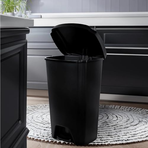 Caneca de basura plástica con pedal negra de 12.1 gal miniatura 3