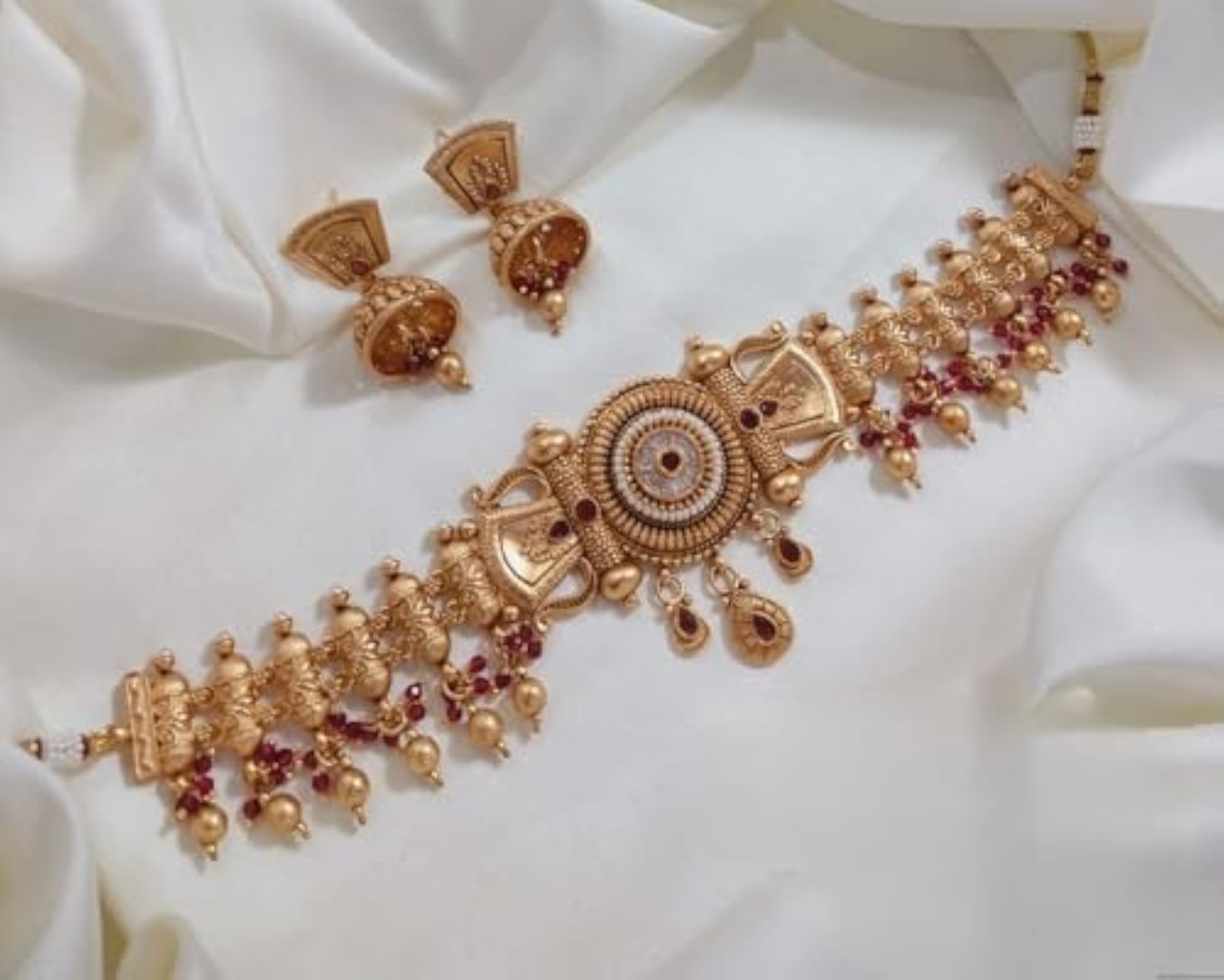 Traditional Necklace, Elegant Design for Women