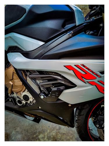 Eviter les rayures avec le panneau protection carénage carbone S1000RR