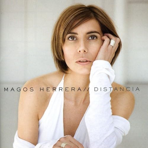 Distancia [Audio CD] HERRERA,MAGOS