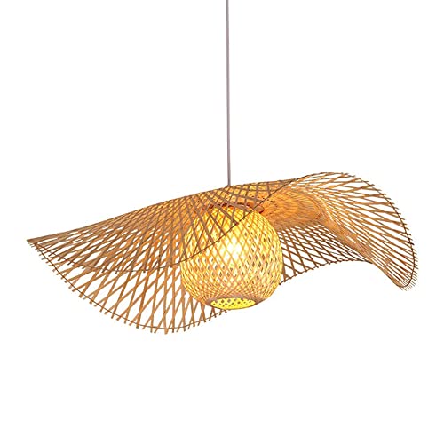 Lustre chapeau de paille en osier pour remplacer un éclairage de plafond trop agressif