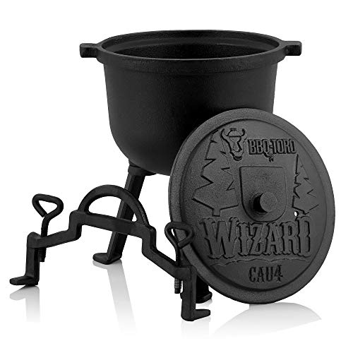 BBQ-Toro Zauberkessel 'Wizard' | 4 Liter | Kochtopf aus Gusseisen | Gusstopf mit drei Beinen, Deckel, Bügel und Feststellschrauben | Hexenkessel, Cauldron Grilltopf, Schnellkochtopf Grill
