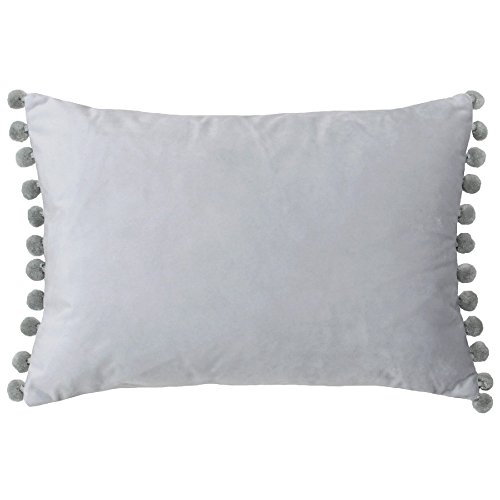 Paoletti Fiesta Rechteckige Kissenhülle – Samtoptik mit Bommelkante (Taube/Silber – 35 x 50 cm) – Ansicht 1