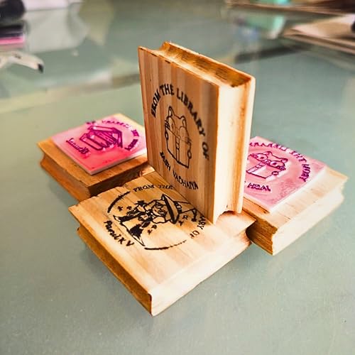 Image of Kunya Personalised Book Stamp with Your Name(3.5 cm Dia), customised for Stamping Books for Readers, Great Gift for booklovers, Kids, Teachers (Beach Reader)