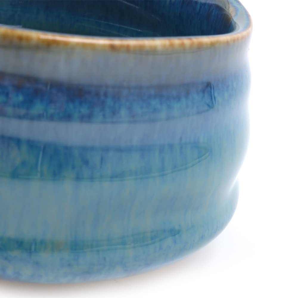 Tazón tradicional japonesa de ceremonia de té matcha hecho a mano en Japón, esmalte gris azul