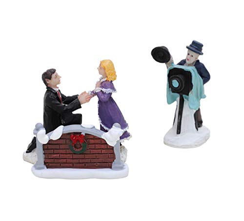 Toyland® Mini Resin Christmas Collectible Ornament - Village Scene Accessories - Christmas Figures (Proposal Scene 5cm x 5cm) - Image 4