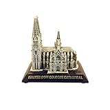 HERZBLUT: Wir gestalten unsere Artikel mit viel Liebe zum Detail und besonders viel Liebe zu Köln, unserer Heimatstadt. Deswegen stehen wir in enger Zusammenarbeit mit dem FC Köln und dem WDR.