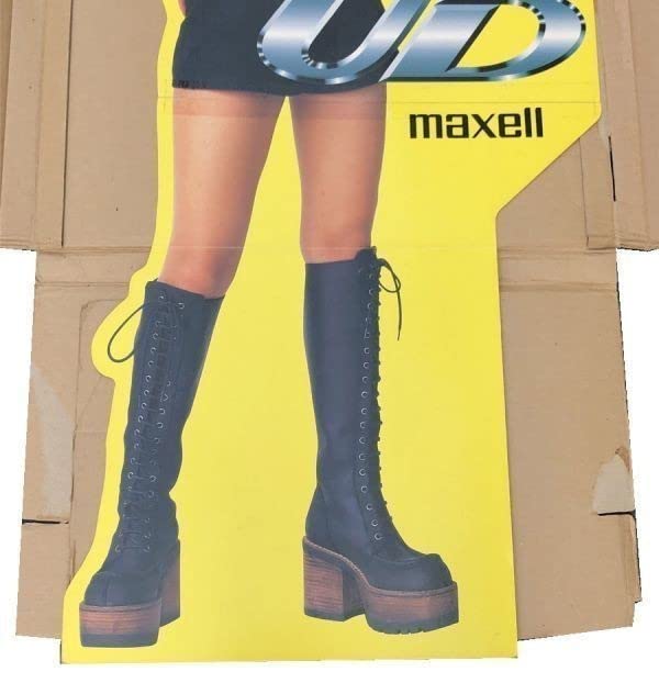 安室奈美恵　看板 Amazon.co.jp: 安室奈美恵 マクセル 立て看板 高さ約160cm