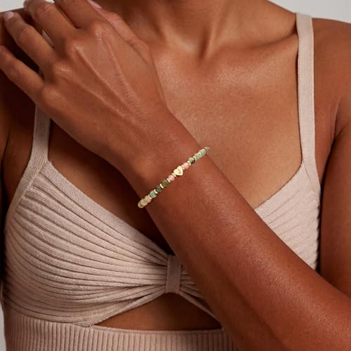 Bracelet initiale cœur hypoallergénique en or pour éviter les rougeurs