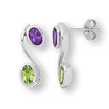 Amethyst, Geburtsstein des Monats Februar, ist aufgrund seiner violetten Farbtöne ein beliebter Edelstein, der schon seit Jahrhunderten geschätzt wird. Das Gewicht der Amethyst beträgt 0.85 Ct und der Peridot 0.97 Ct.