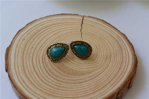 Princess' Dream - Small Retro Vintage Style Earring Studs Blue Turquoise Stone Carve Pattern Edge