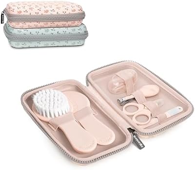 Suavinex, Neceser Set Manicura para Bebés, +0M, Kit Cuidado del Bebé con Cepillo, Peine, Cepillo Dental, Tijeritas, Lima y Cortaúñas. Neceser Impermeable con Cremallera, Rosa