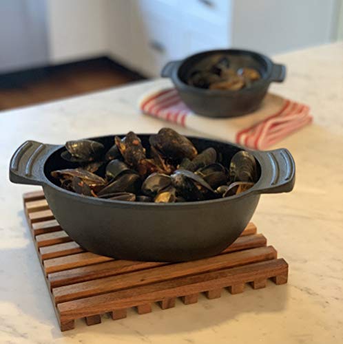 Outset 76495 Cast Iron Seafood and Mussel Pot with Lid for Empty Shells, 2.5 Quart by Fox Run - Image 4